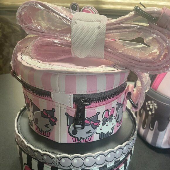 🎀🖤 NWT Loungefly Sanrio Kuromi & My Melody Cake Crossbody Bag 🖤🎀 - Picture 5 of 9